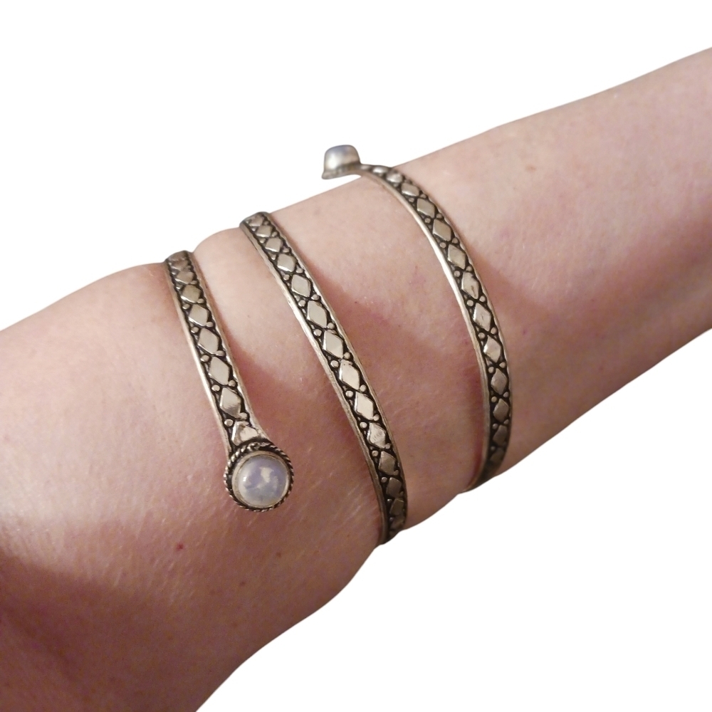 Gorgeous Spiral Silver Toned Metal Bracelet Southwestern Designer Style